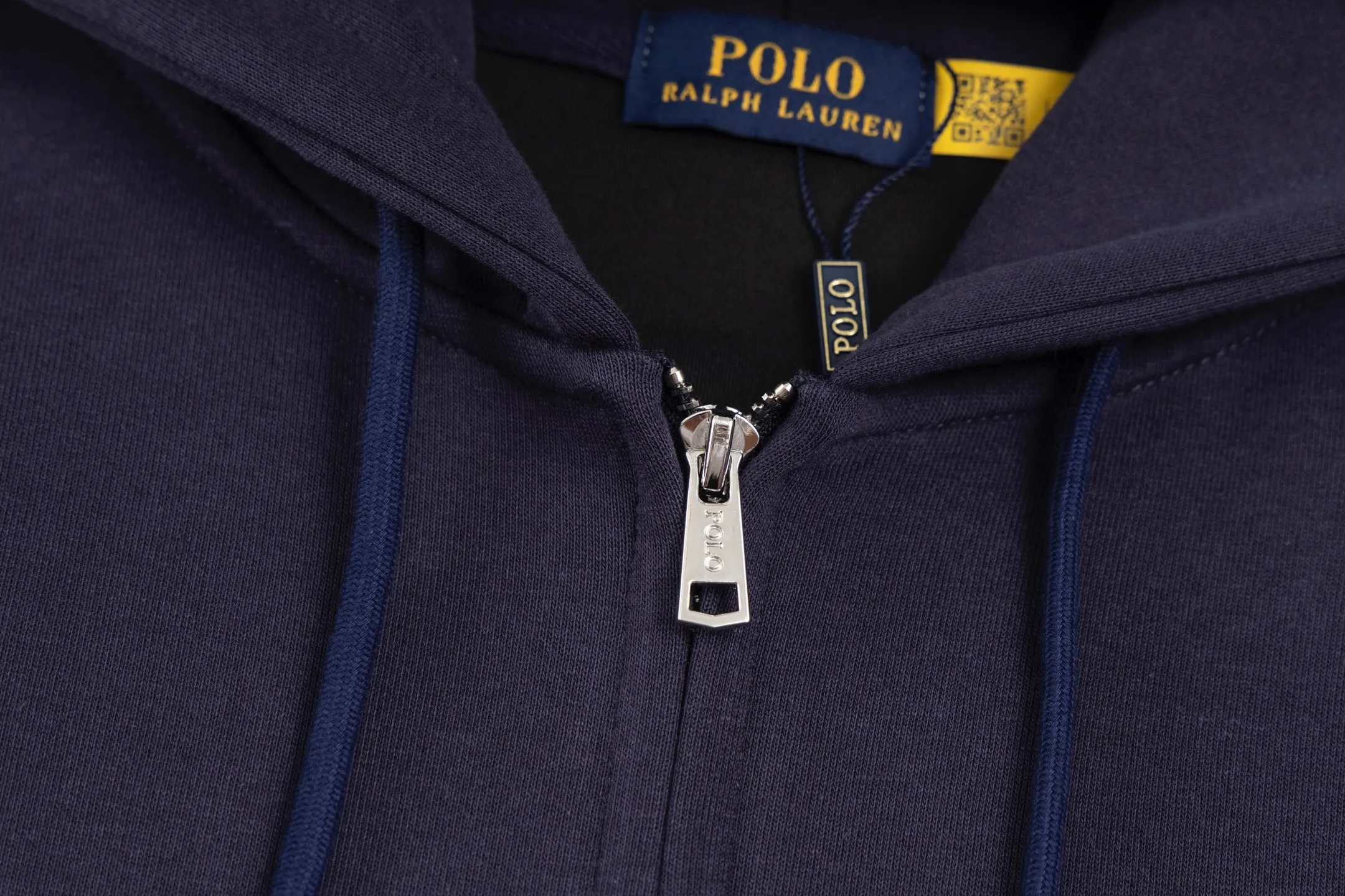 P270 model number B118 Raff embroidered small label hooded jacket POLO official website consistent style Fabric: 450g pure cotton composite material Technology: imported machine full embroidery small label Customized pure cotton two-color stripe thread tight and non-deformation Supporting: complete three labels Cardboard oil paper code sticker packaging High temperature pre-shrinking process before making will not shrink and deformation Imported machine professional plate production os version can wear up to 200 pounds Manual size measurement An error of 2-3cm is normal. Color: black, navy blue, size: s m l xl